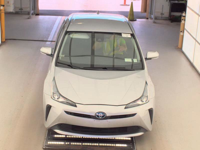 Used 2022 Toyota Prius LE FWD image 2
