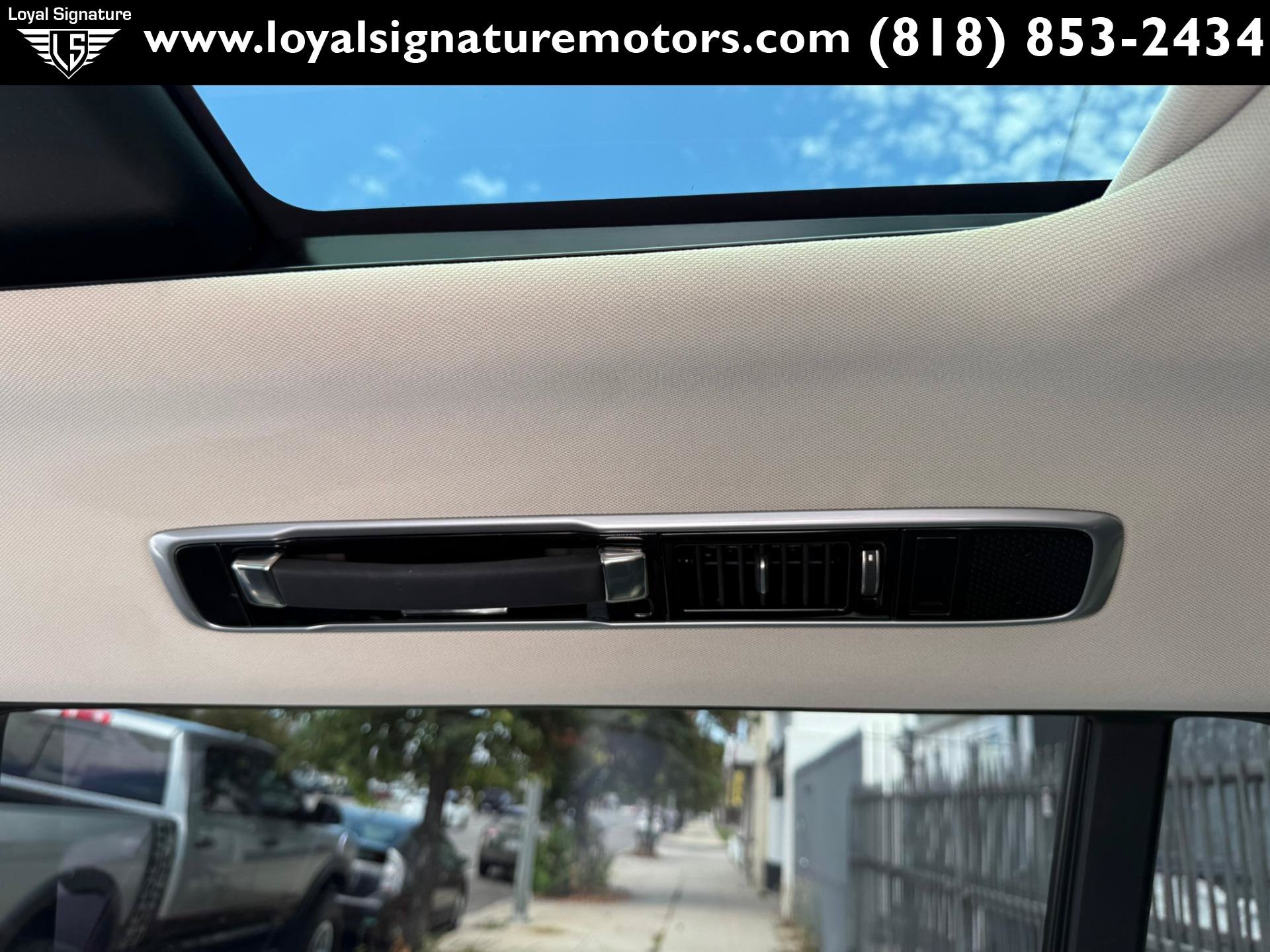 Used 2022 Land Rover Range Rover Long Wheelbase SE AWD/4WD image 25