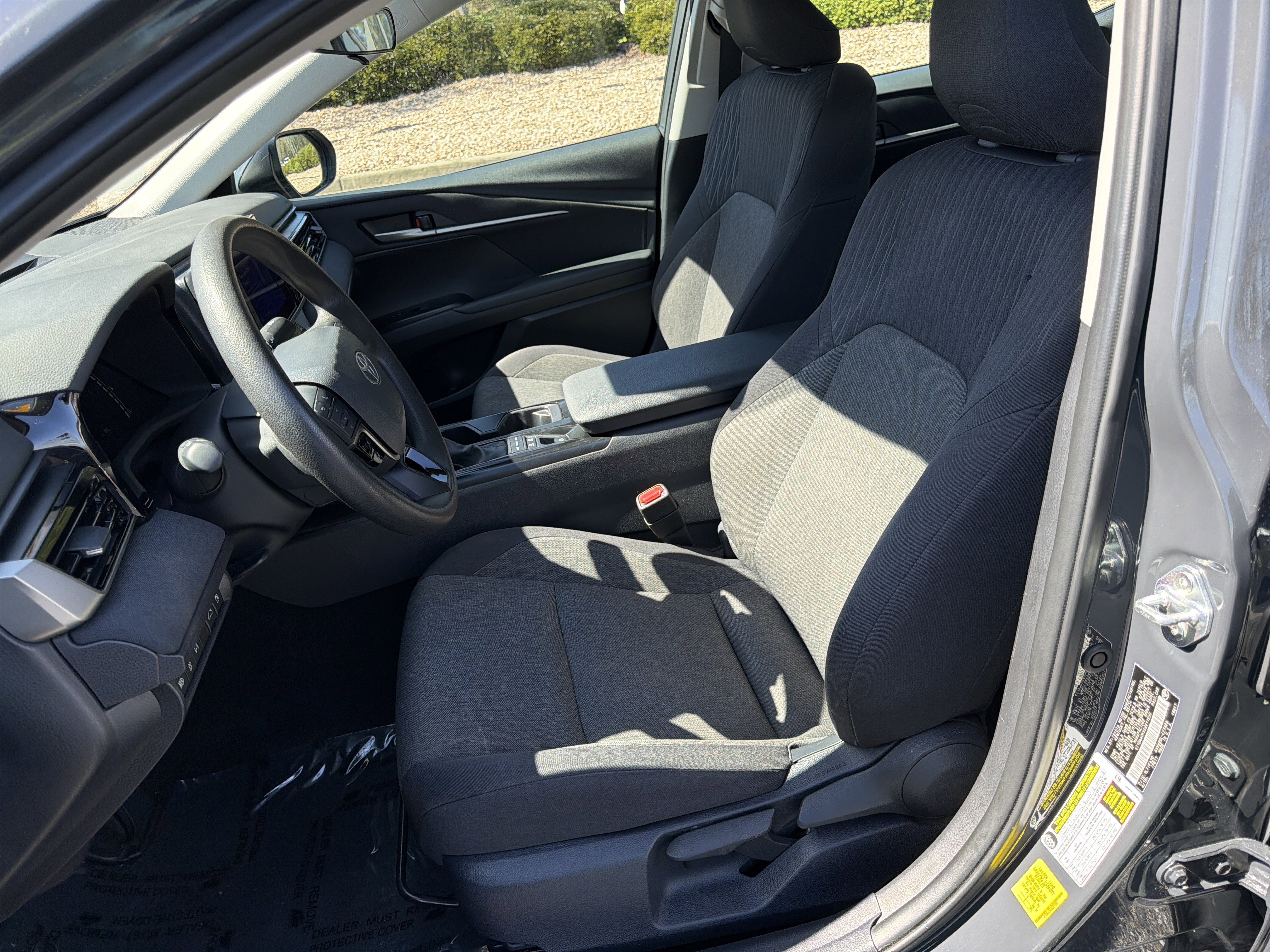 Used 2025 Toyota Camry LE image 9