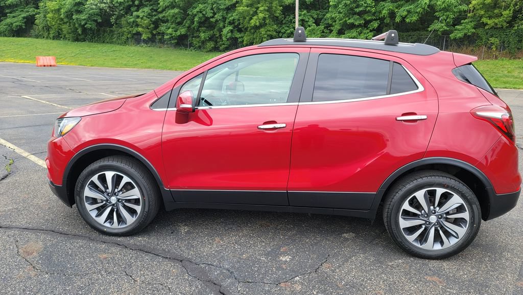 Used 2019 Buick Encore Essence w/ LPO, Road Trip Package FWD image 7