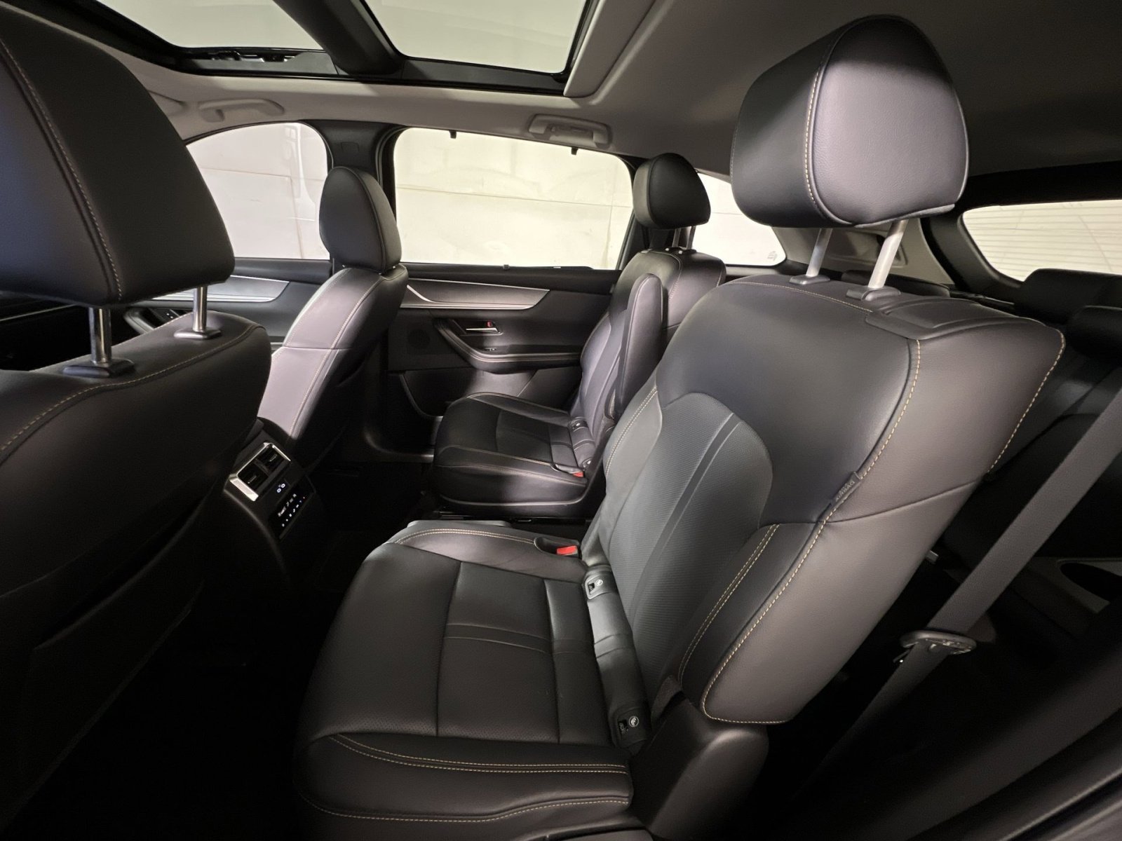 Used 2024 MAZDA CX-90 Plug-In Hybrid w/ Premium Pkg image 25