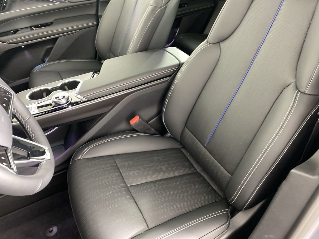 New 2026 Cadillac Lyriq Luxury image 19