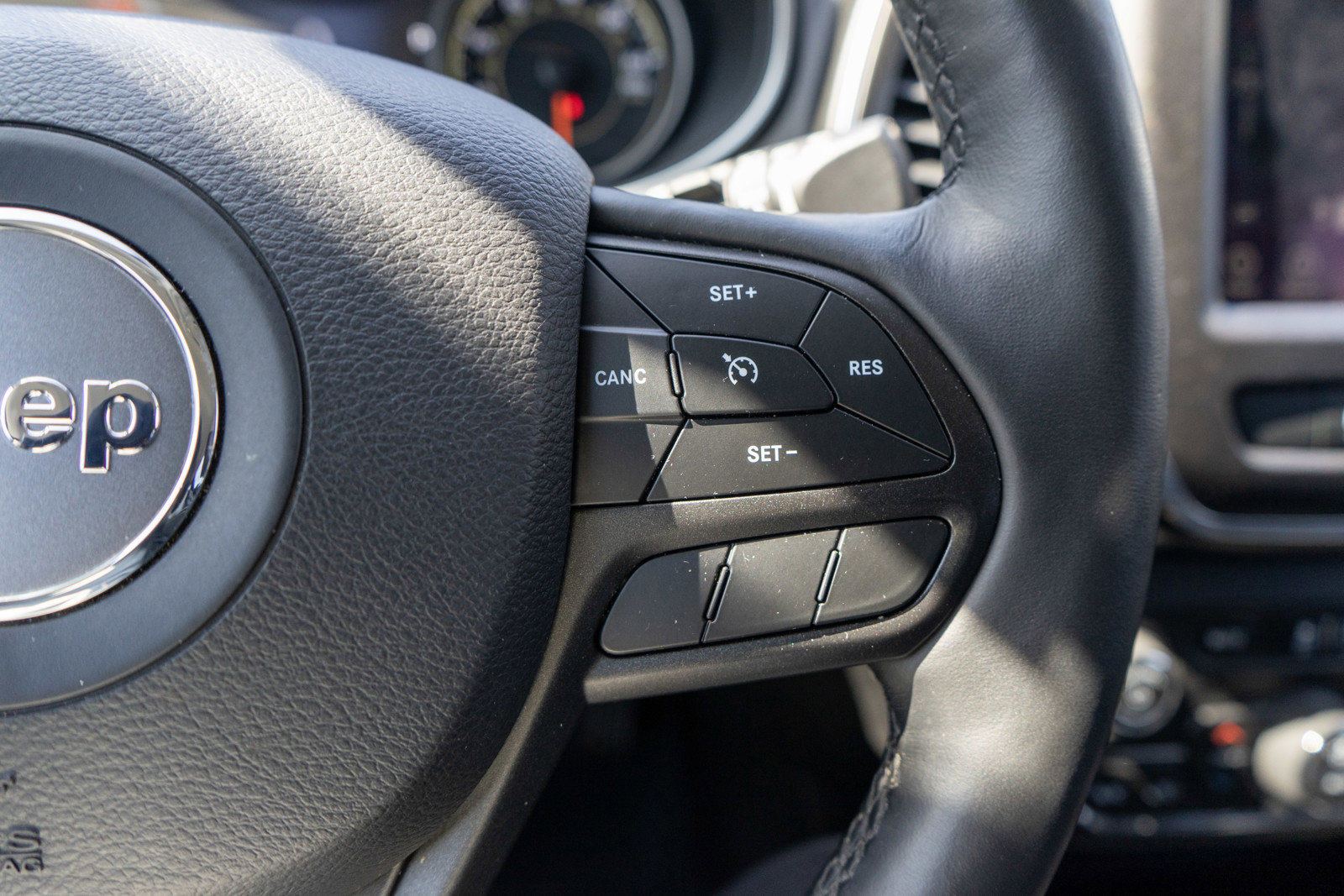 Used 2019 Jeep Cherokee Trailhawk w/ Cold Weather Group image 24