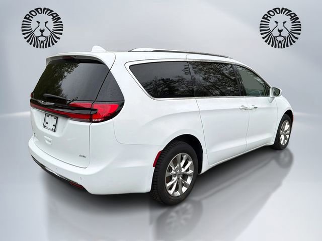 Used 2021 Chrysler Pacifica Touring-L AWD/4WD image 5