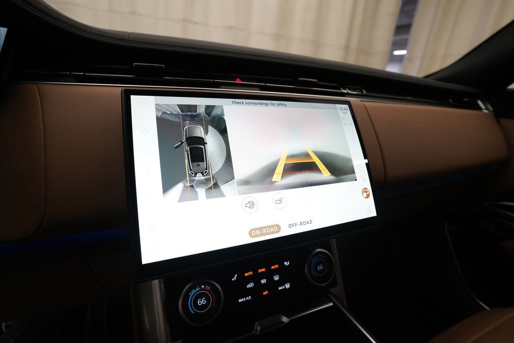 Used 2023 Land Rover Range Rover SE image 20