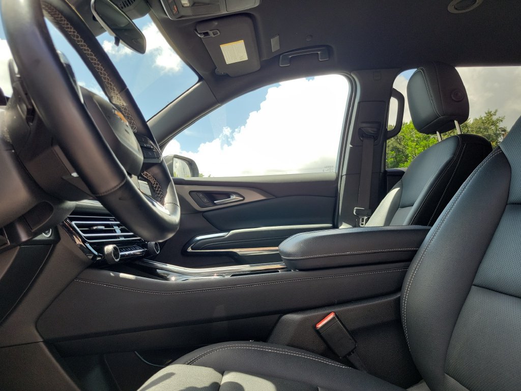 Used 2025 Chevrolet Traverse LT FWD image 26
