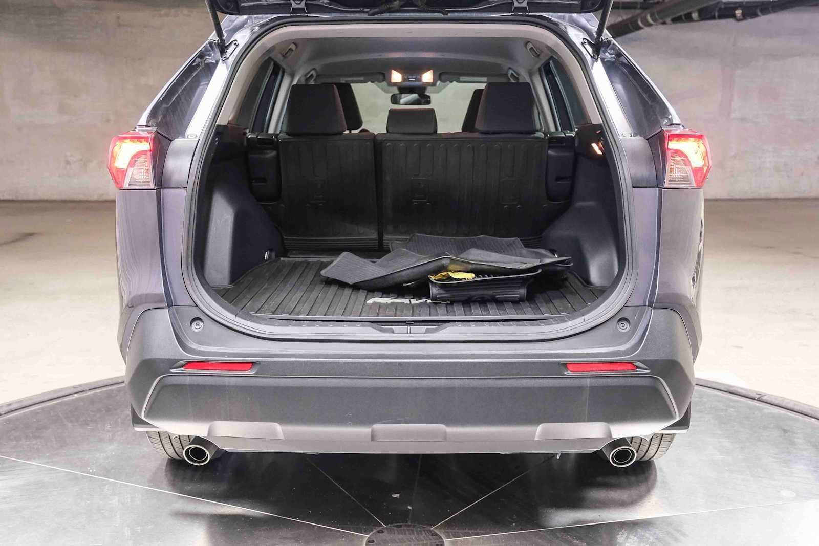 Used 2019 Toyota RAV4 LE w/ All Weather Liner Package AWD/4WD image 31