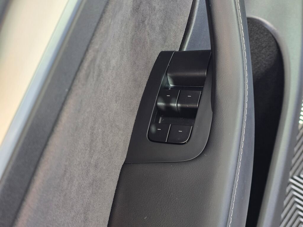 Used 2025 Tesla Model Y Long Range image 21