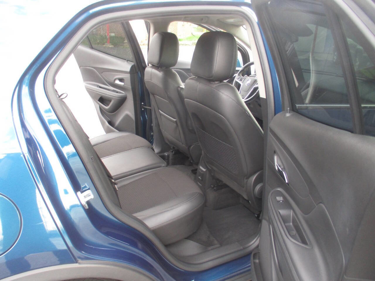 Used 2020 Buick Encore Preferred w/ Safety Package AWD/4WD image 23
