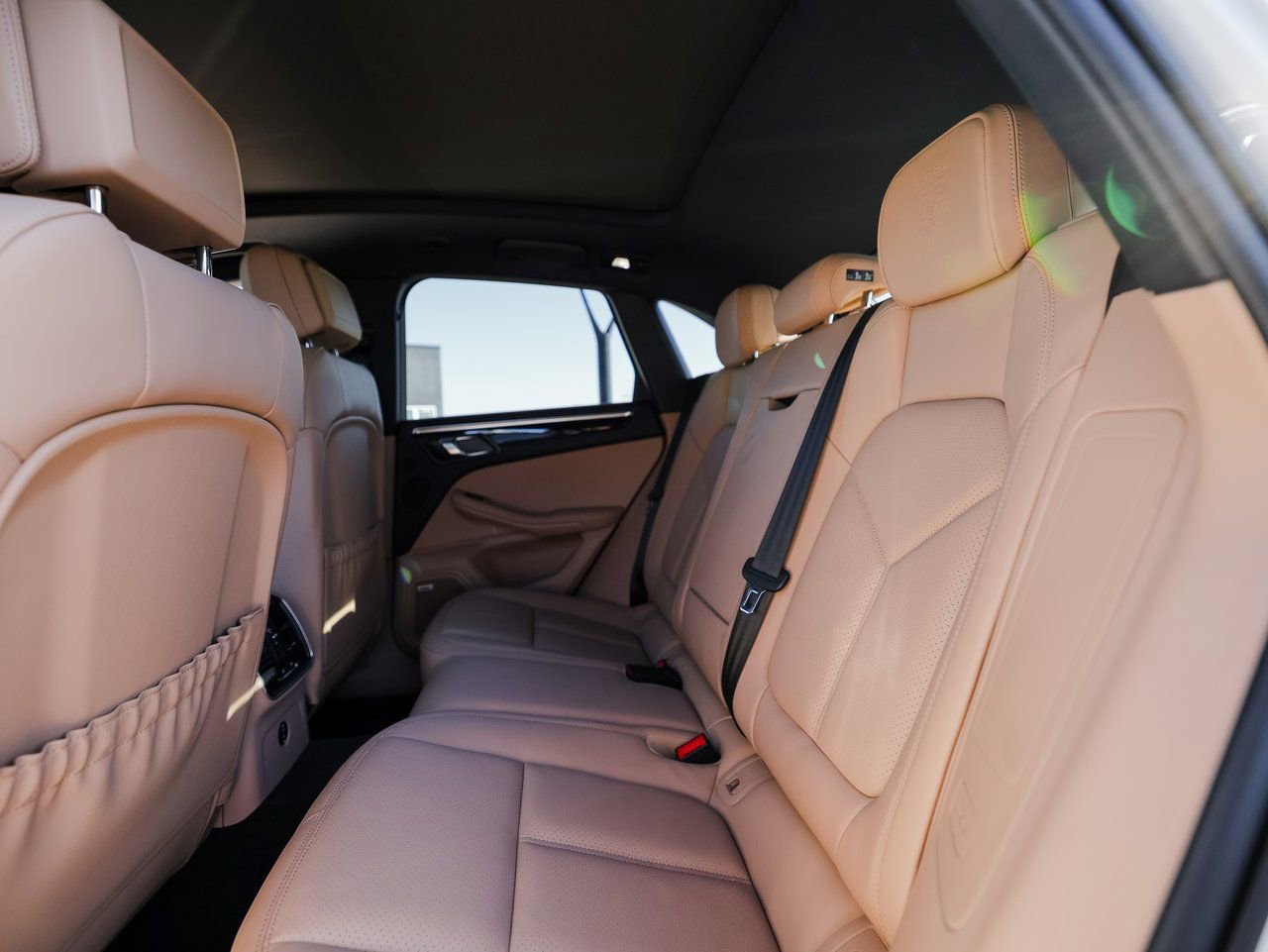 Certified 2022 Porsche Macan S image 25