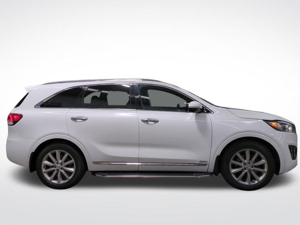 Used 2018 Kia Sorento SX image 2