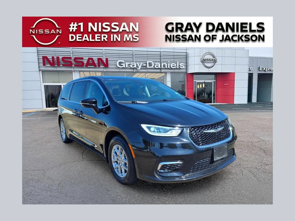 Used 2024 Chrysler Pacifica Touring-L