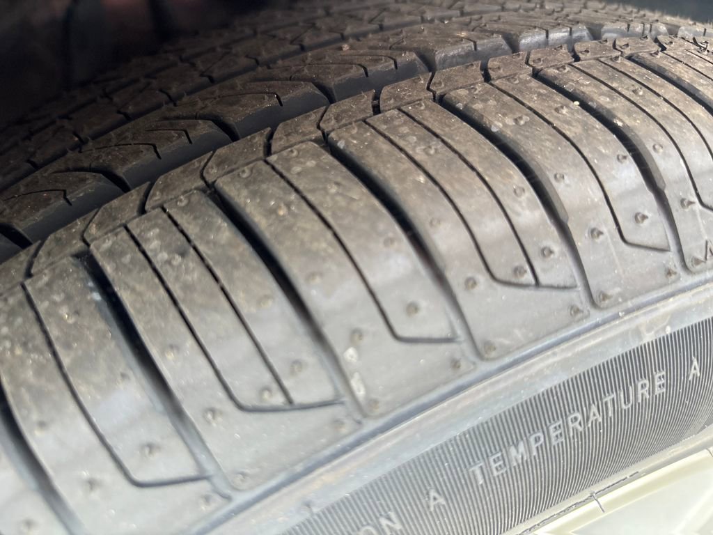 Used 2013 Toyota Avalon XLE FWD image 27