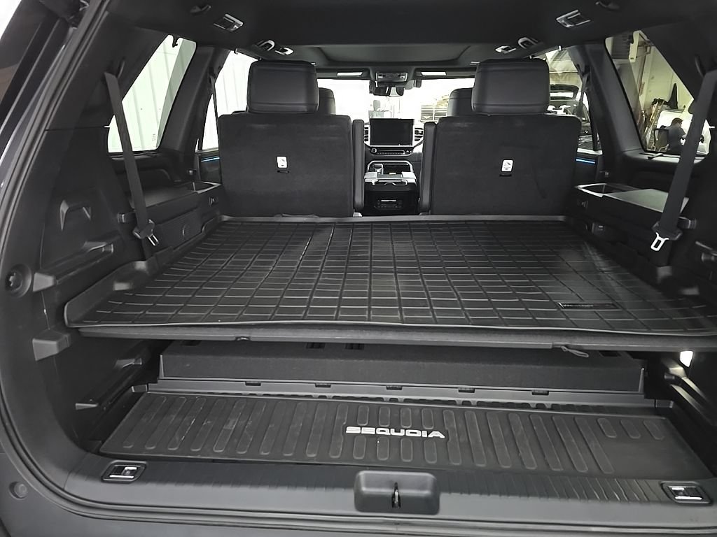 Used 2024 Toyota Sequoia Platinum AWD/4WD image 13