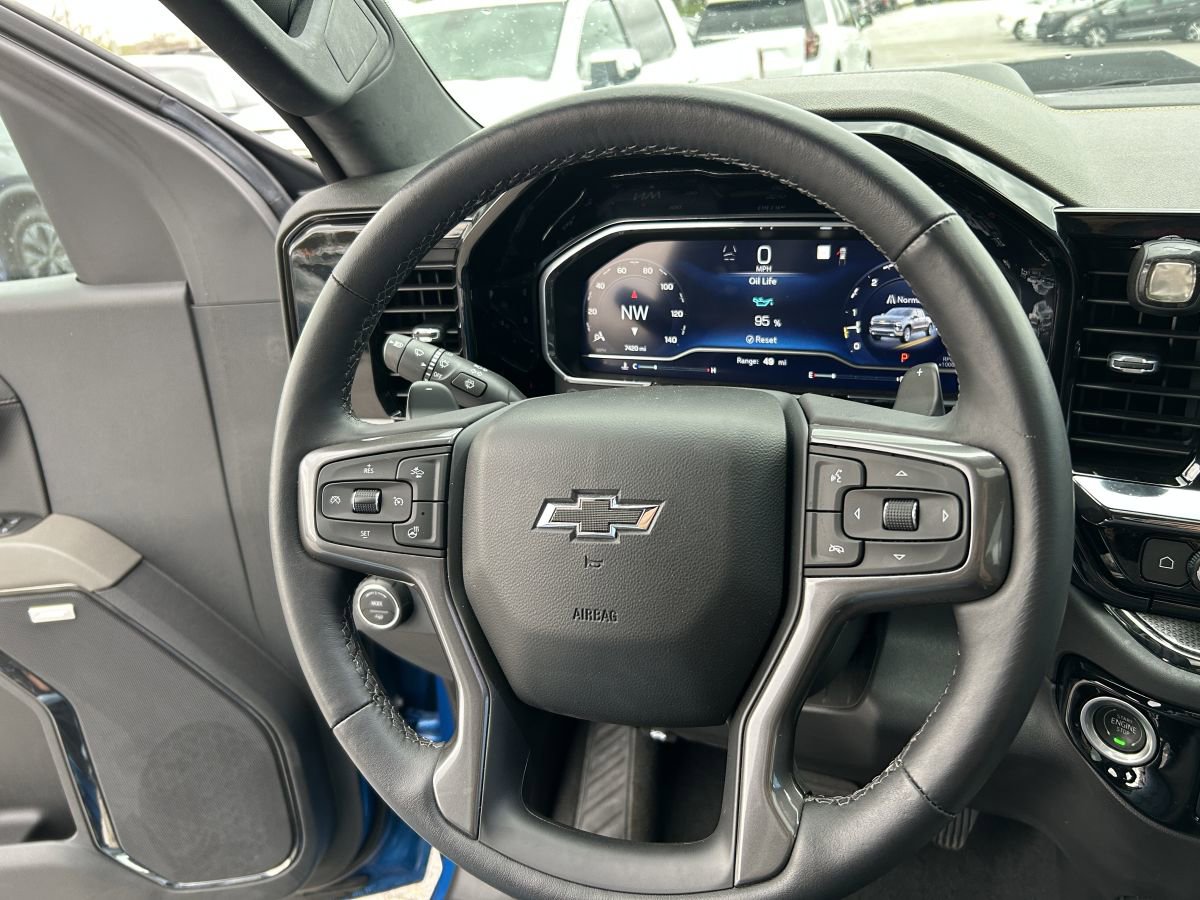 Used 2022 Chevrolet Silverado 1500 ZR2 w/ Technology Package image 8