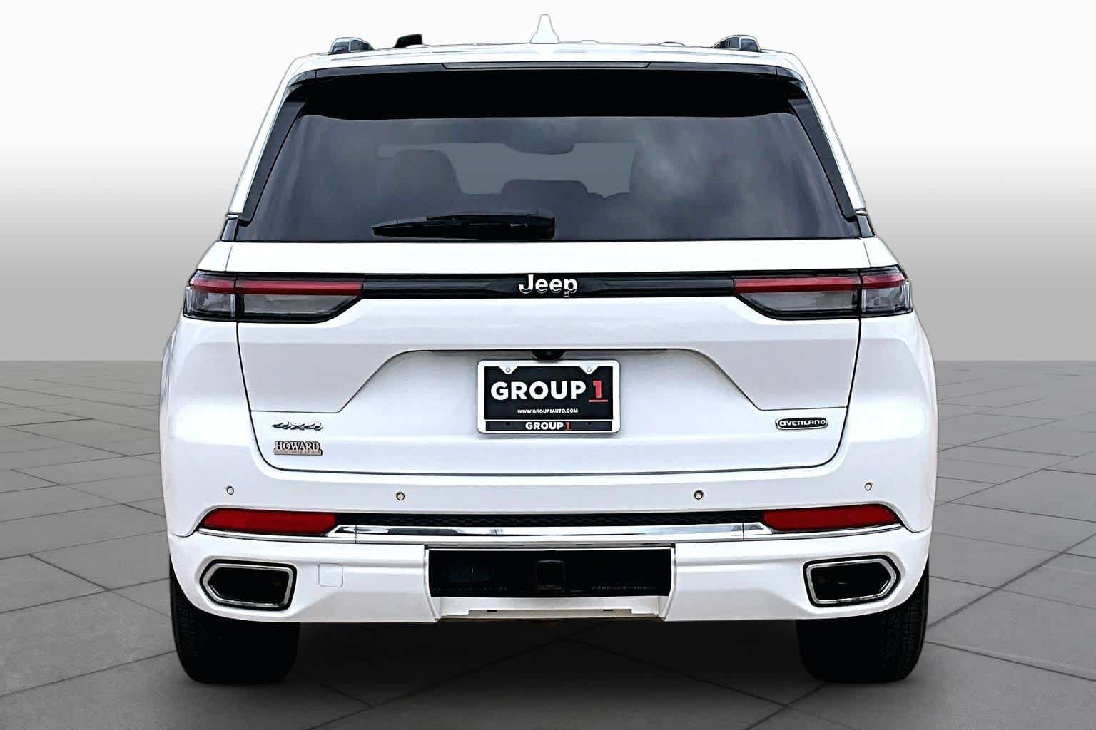 Used 2022 Jeep Grand Cherokee Overland AWD/4WD image 5