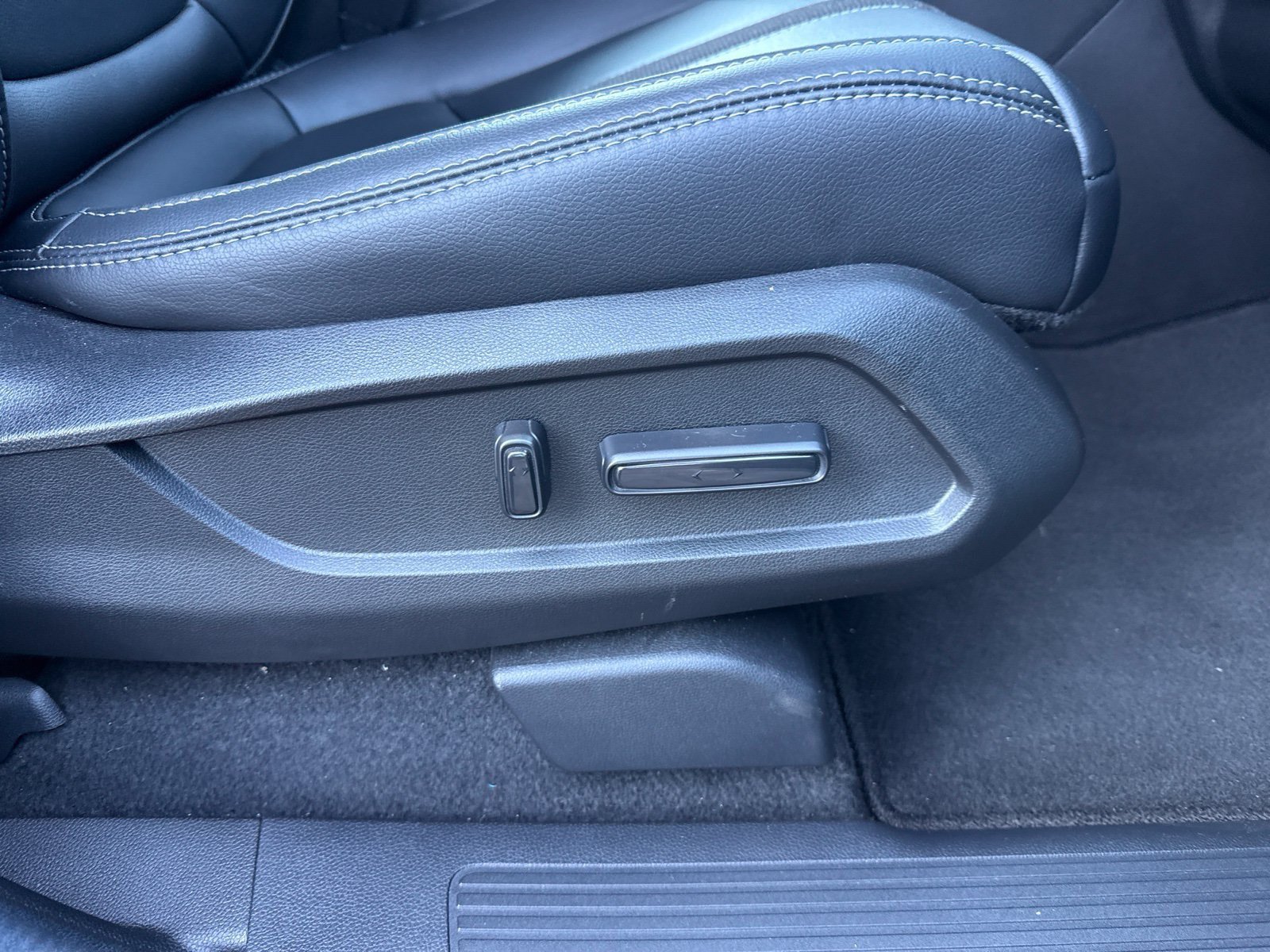 Certified 2025 Honda Pilot EX-L image 18