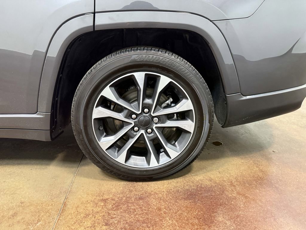 Used 2024 Jeep Grand Cherokee L Overland w/ Trailer Tow Package image 94