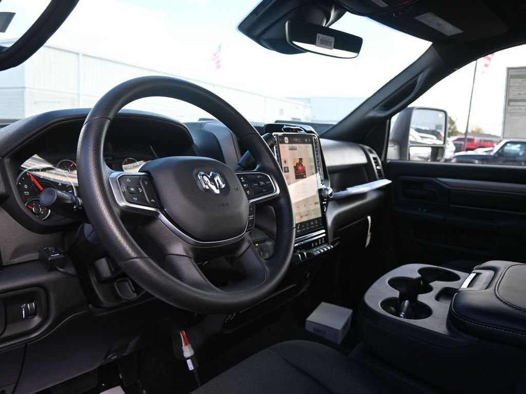 New 2025 RAM 2500 Tradesman AWD/4WD image 18