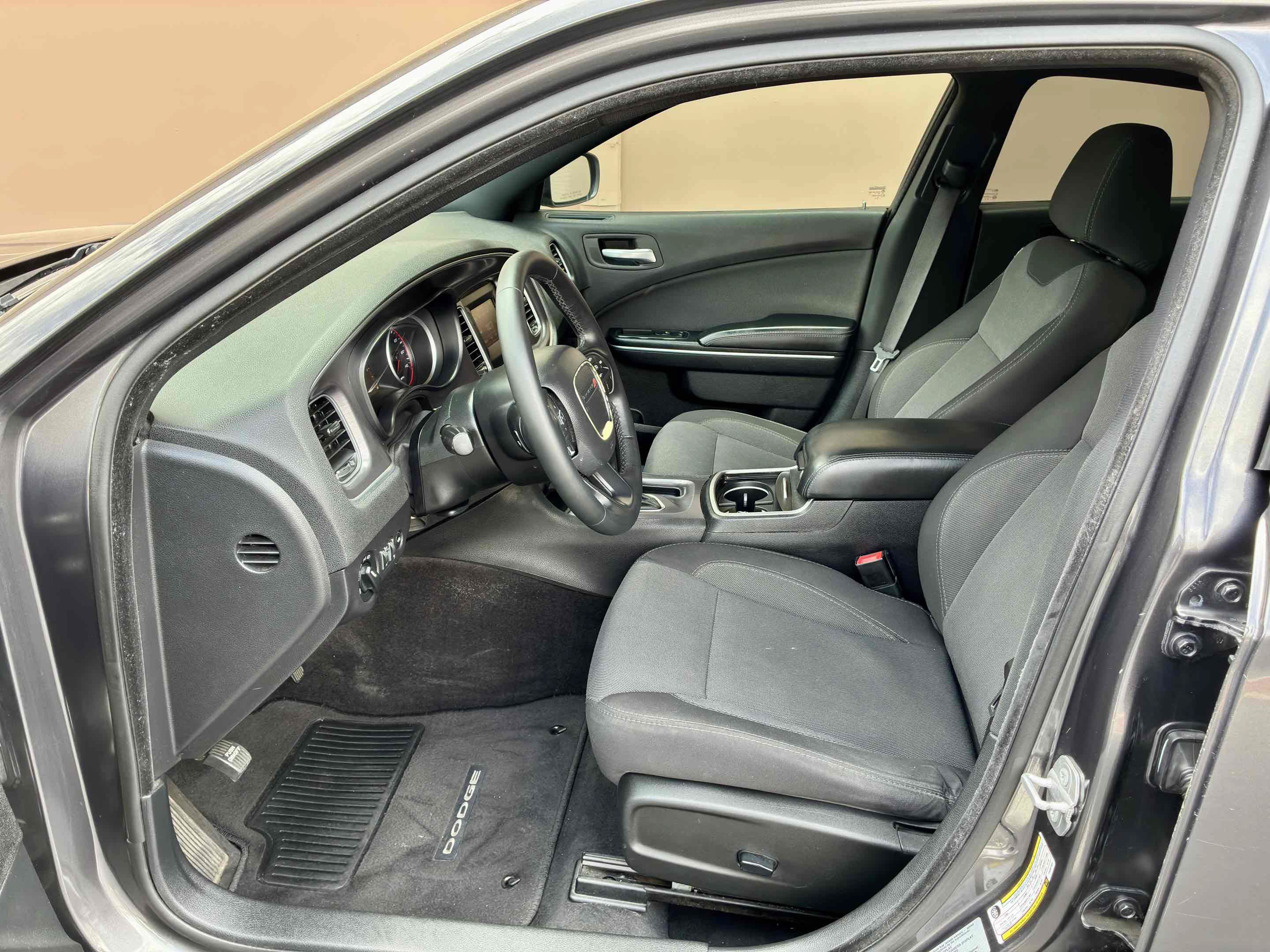 Used 2015 Dodge Charger SE RWD image 35