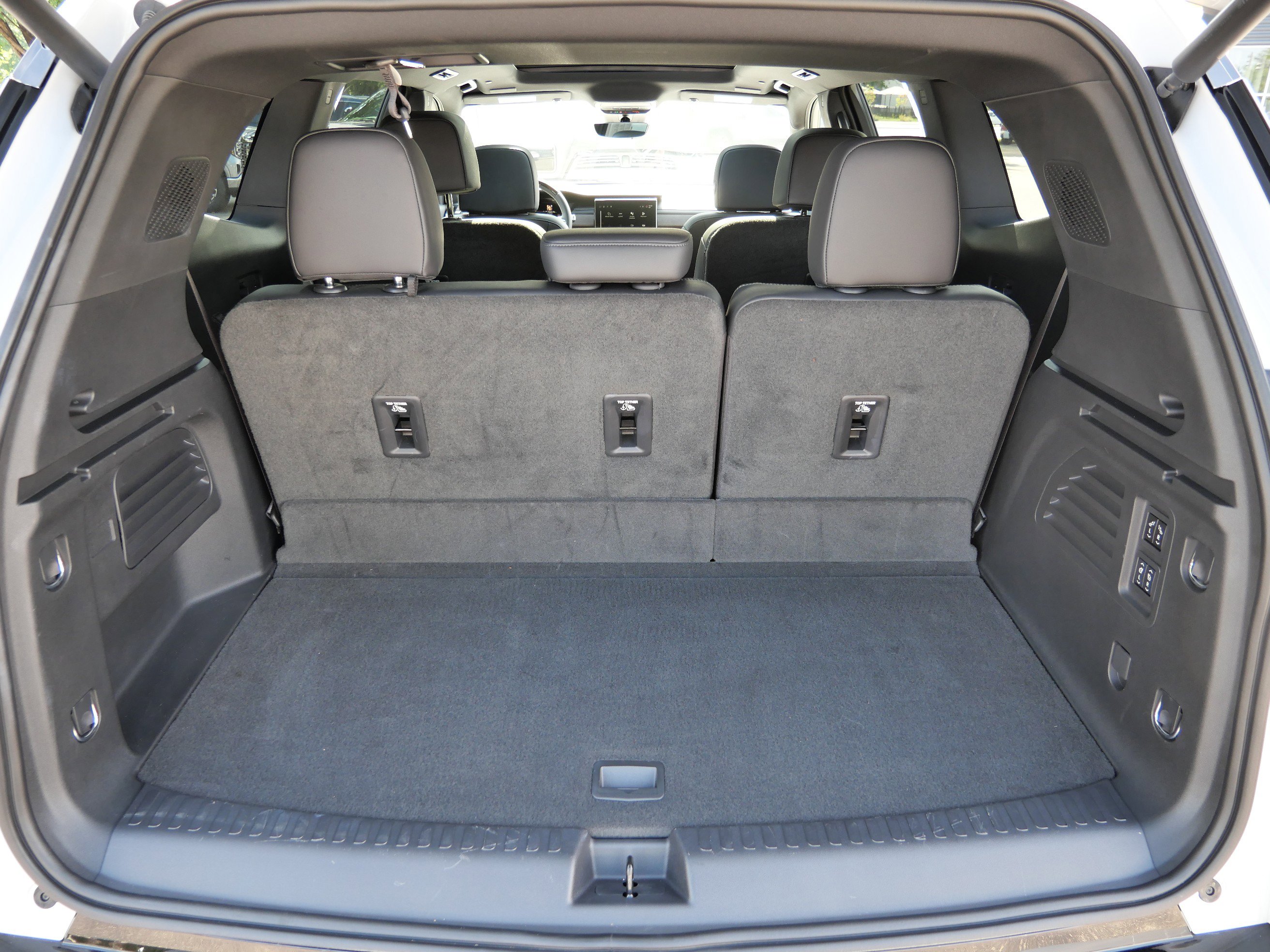 Used 2024 GMC Acadia Denali w/ Super Cruise Package image 14