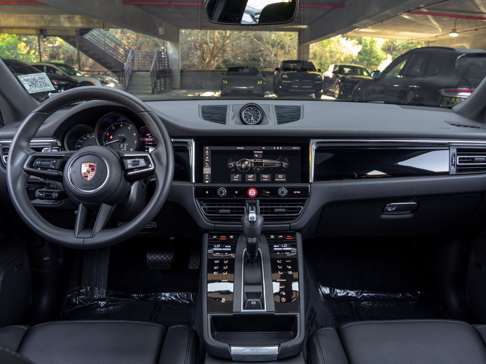 Certified 2026 Porsche Macan AWD/4WD image 41