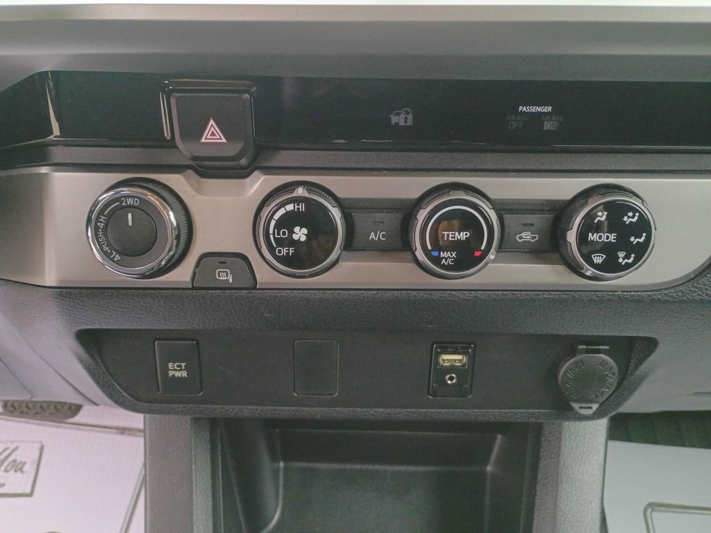 Used 2016 Toyota Tacoma SR5 w/ SR5 Appearance Package (SN) image 22