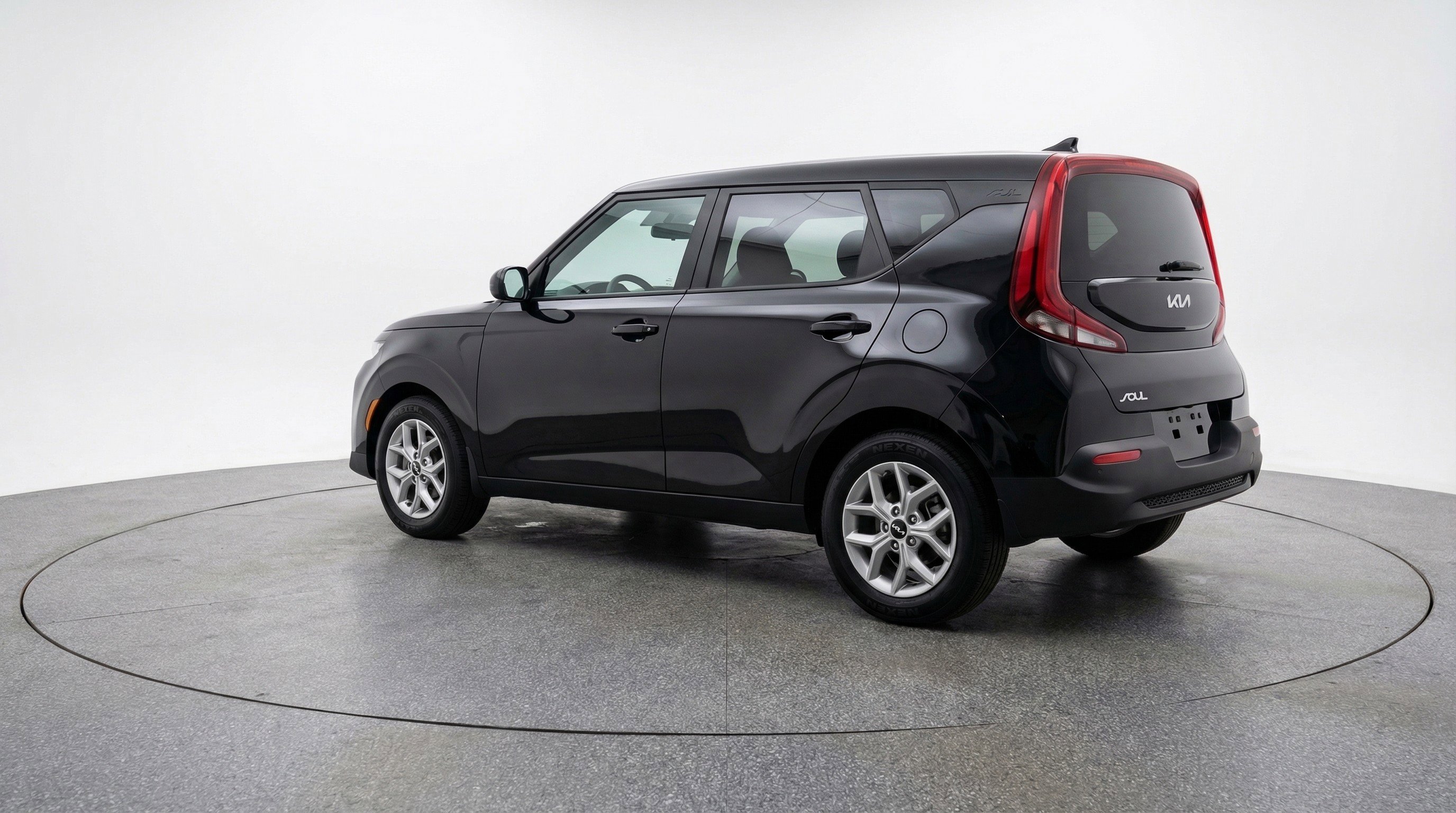Used 2025 Kia Soul LX w/ LX Technology Package image 6