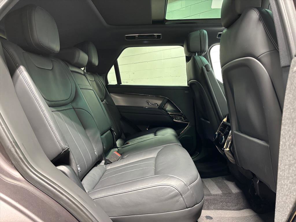 Used 2024 Land Rover Range Rover Sport SE image 40