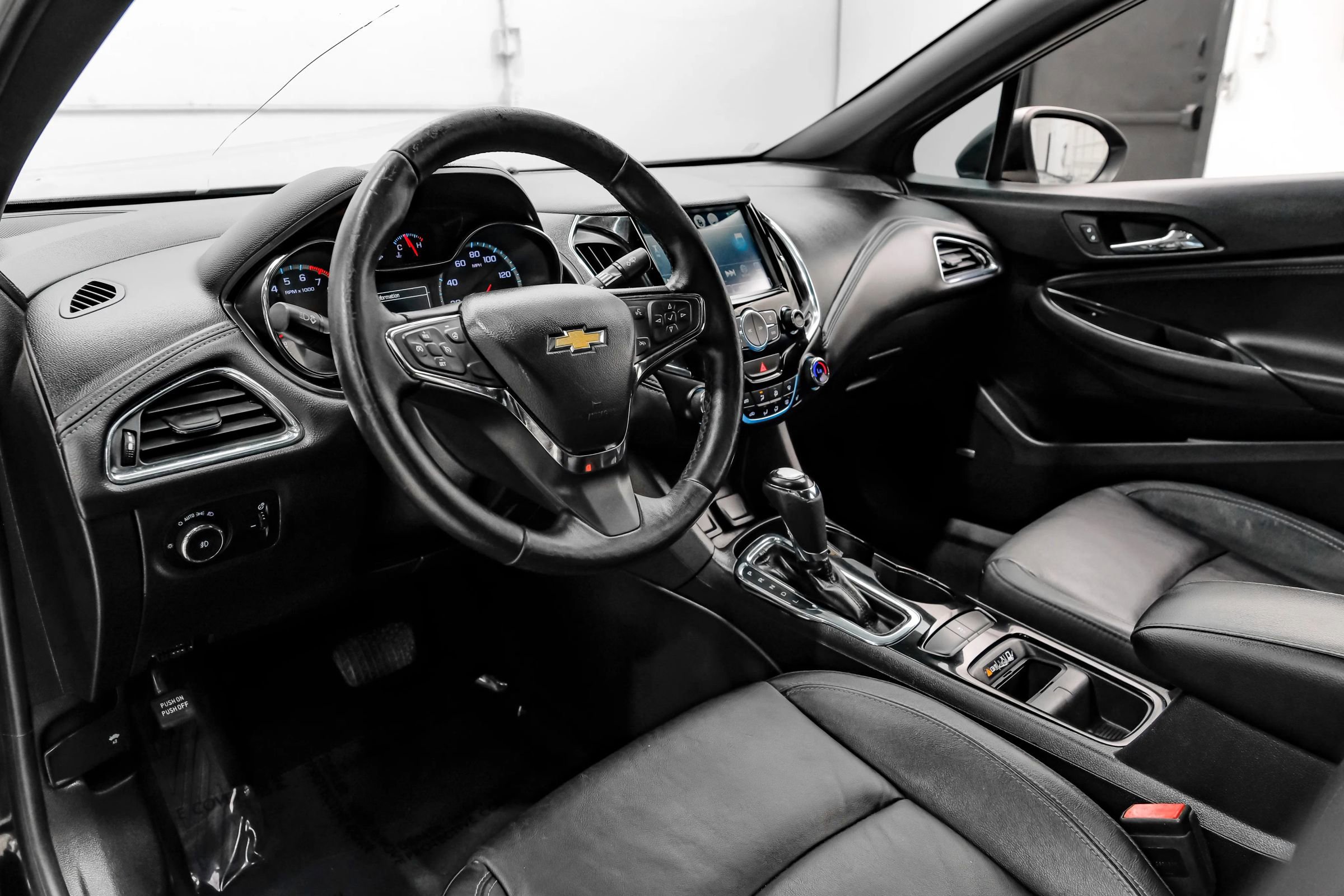Used 2016 Chevrolet Cruze Premier image 16