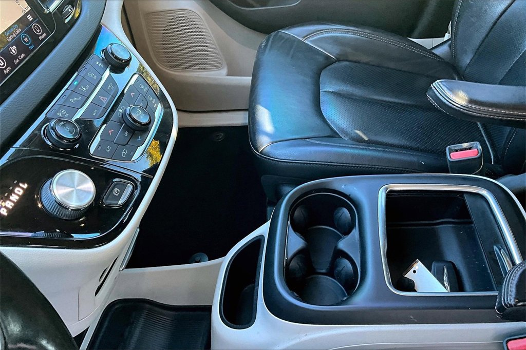 Used 2019 Chrysler Pacifica Touring-L Plus w/ Advanced Safetytec Group image 17