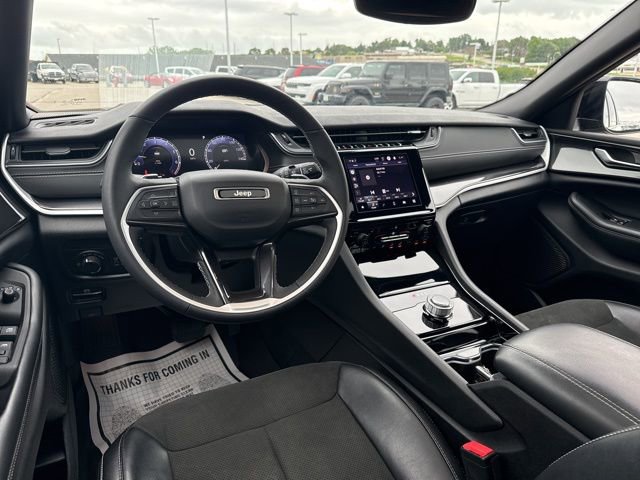 Used 2023 Jeep Grand Cherokee L Laredo image 21