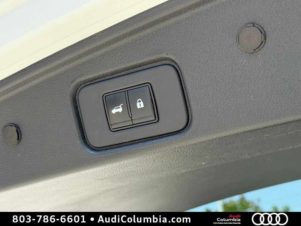 Used 2022 Nissan Pathfinder SV w/ SV Premium Package AWD/4WD image 17