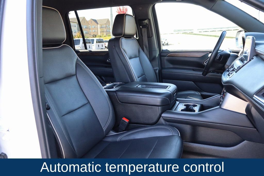 Used 2023 Chevrolet Suburban Premier image 15