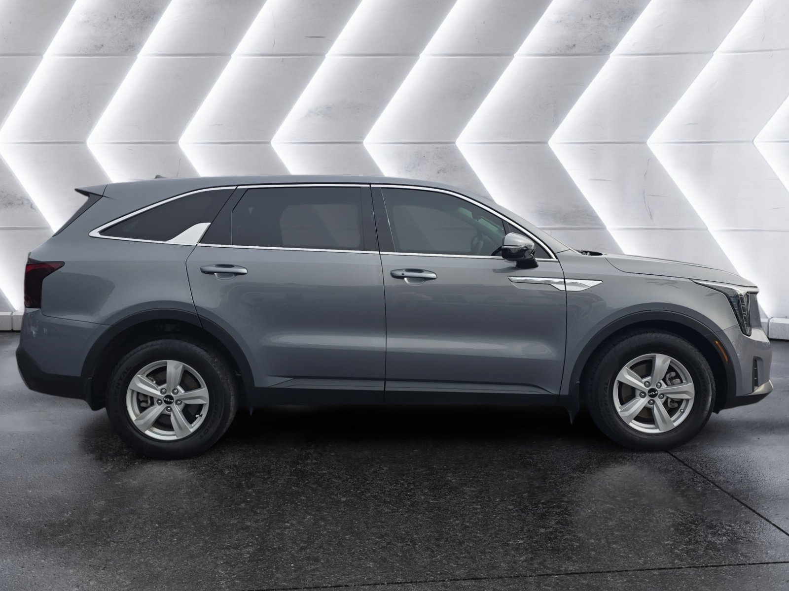 Used 2025 Kia Sorento LX image 6
