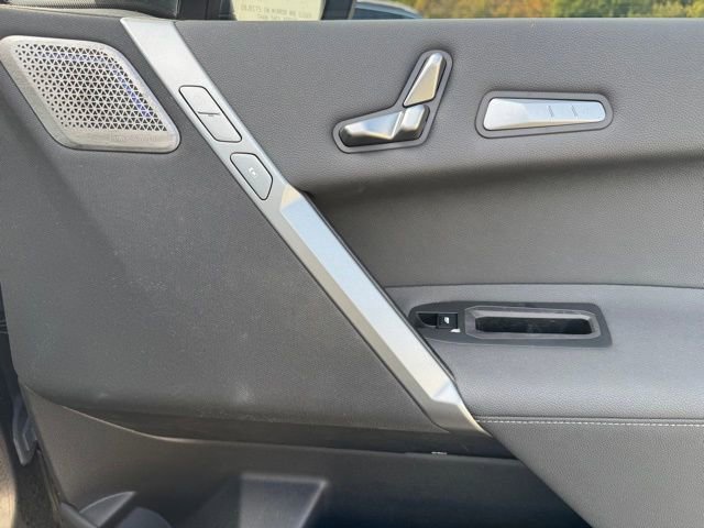 Certified 2025 BMW iX M60 image 23