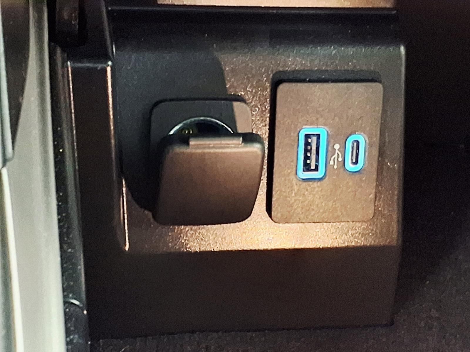 Used 2024 Ford Explorer XLT image 20