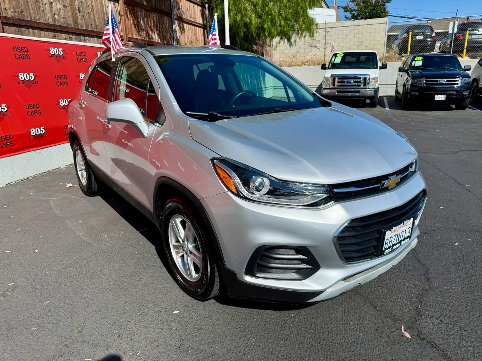 Used 2017 Chevrolet Trax LT w/ LT Convenience Package FWD image 3