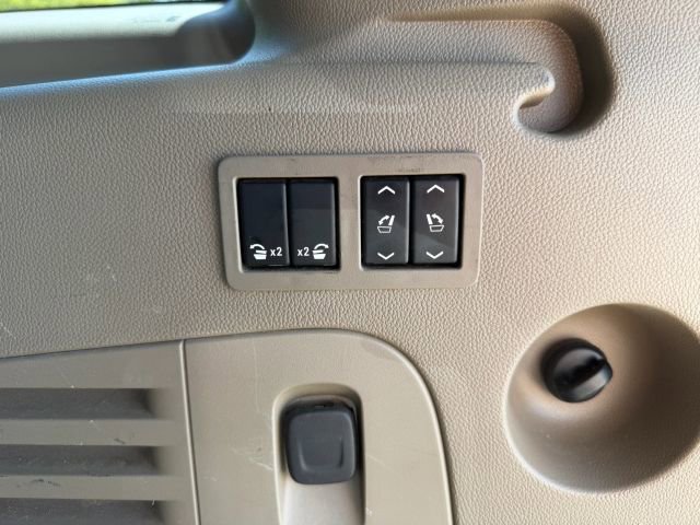 Used 2018 Chevrolet Suburban Premier image 22