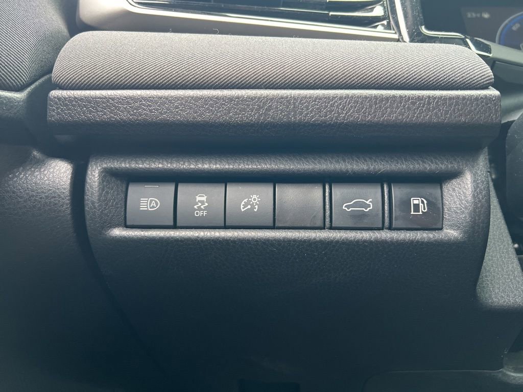 Used 2025 Toyota Camry LE image 14