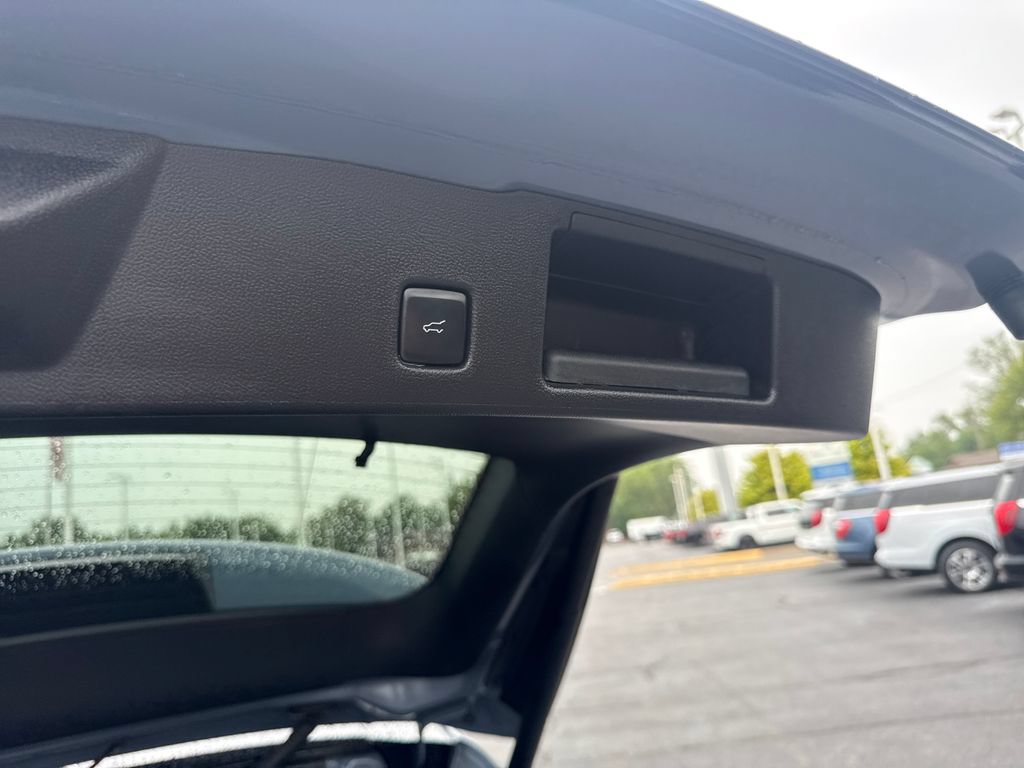 Used 2025 Ford Escape SE FWD image 12