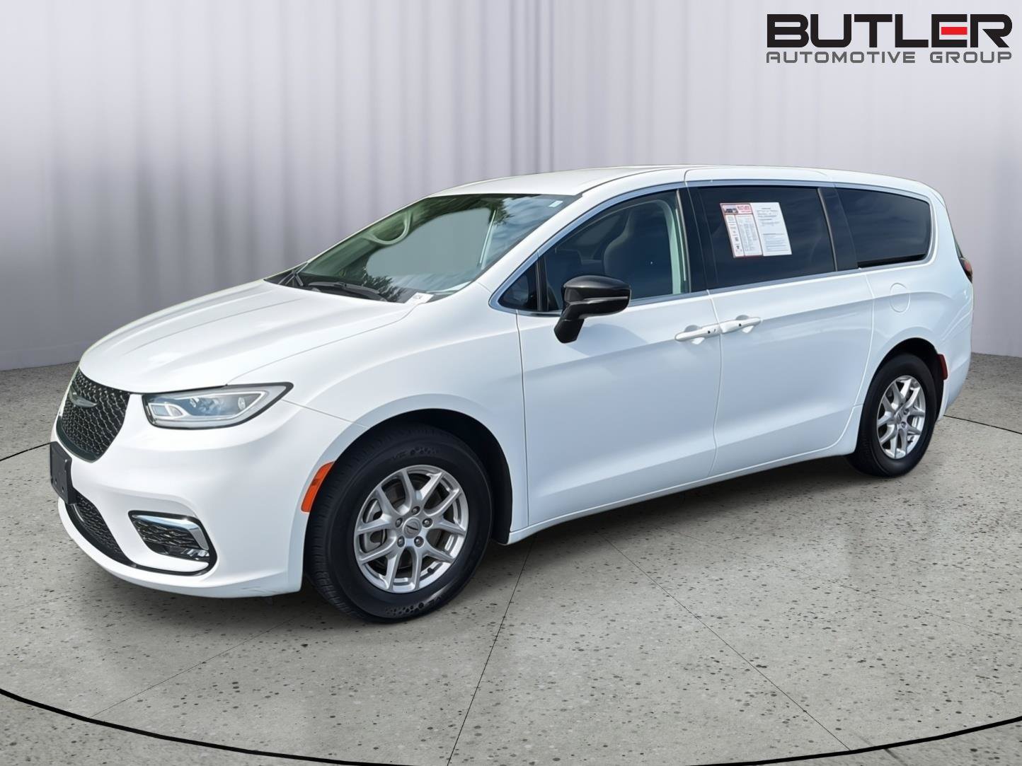 Used 2024 Chrysler Pacifica Touring-L