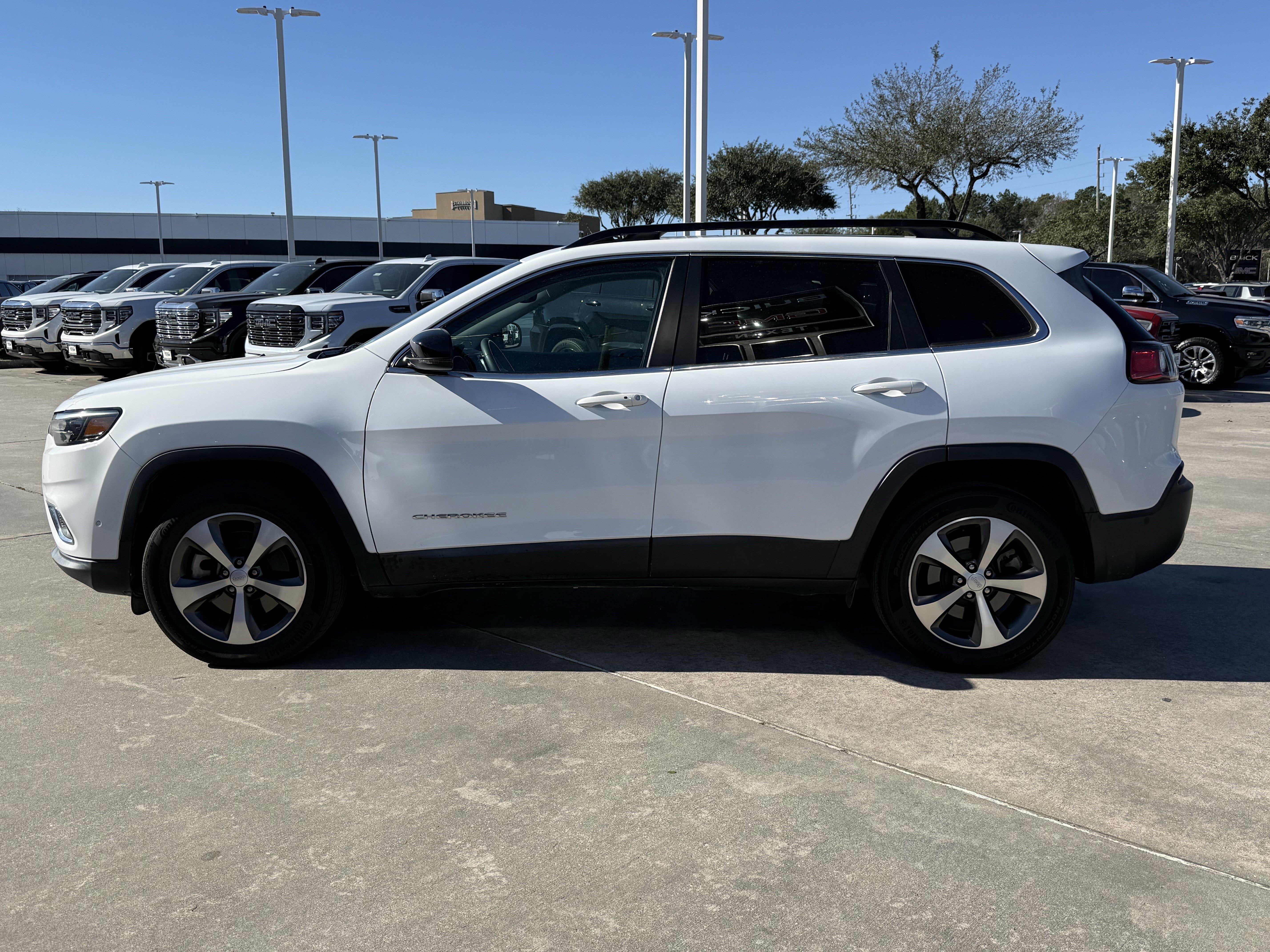Used 2022 Jeep Cherokee Limited image 8