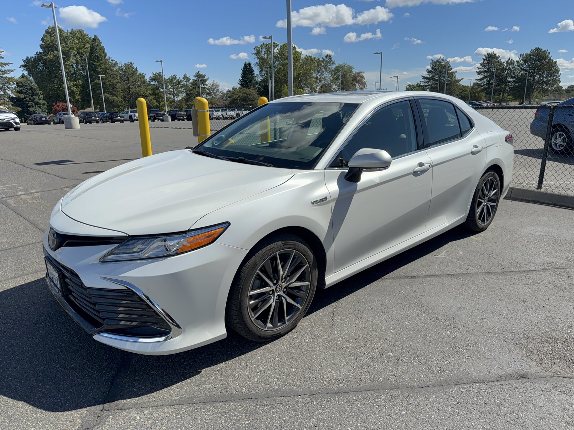 Used 2021 Toyota Camry XLE w/ Navigation Upgrade Package FWD image 32