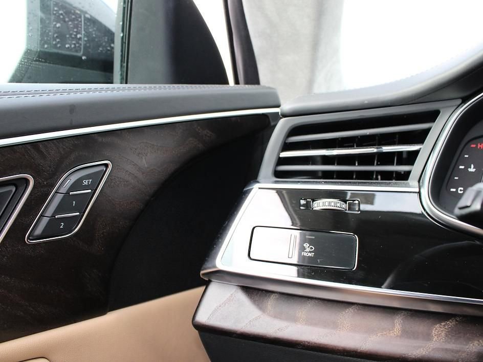Used 2022 Audi Q8 Prestige AWD/4WD image 15