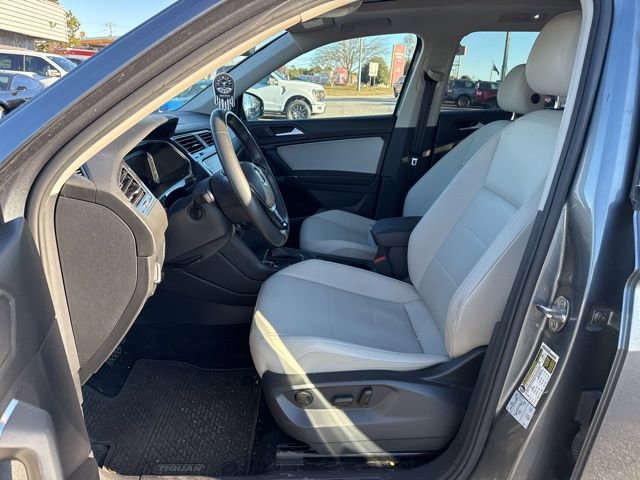 Used 2020 Volkswagen Tiguan SEL image 18