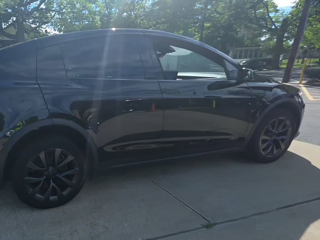 Used 2024 Tesla Model X AWD/4WD image 10