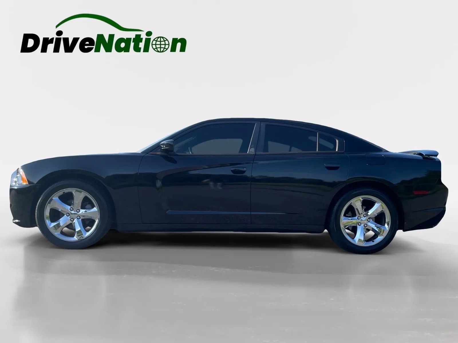 Used 2013 Dodge Charger R/T w/ Blacktop Pkg RWD image 2