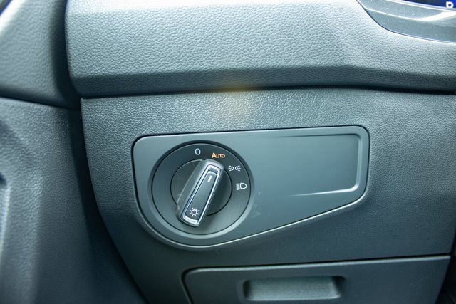 Used 2023 Volkswagen Tiguan SE image 36