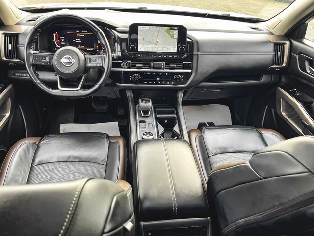 Used 2023 Nissan Pathfinder Platinum w/ Cargo Package image 15